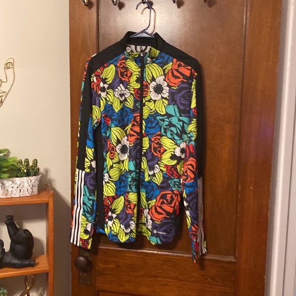 Adidas full zip floral print track jacket😍😍😍😍 - Picture 3 of 10